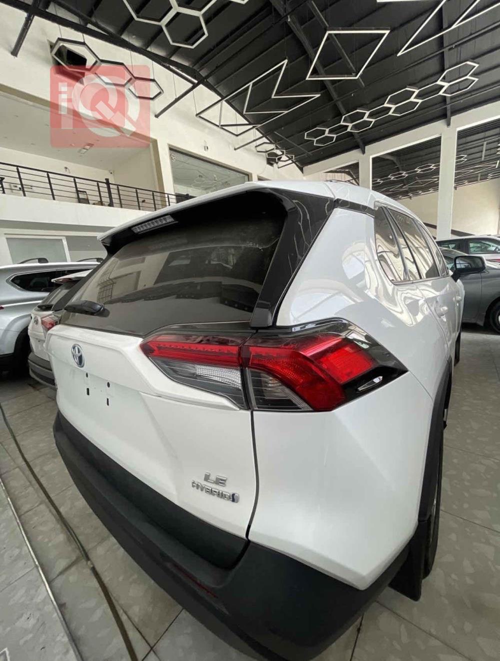 تۆیۆتا ڕاڤ 4